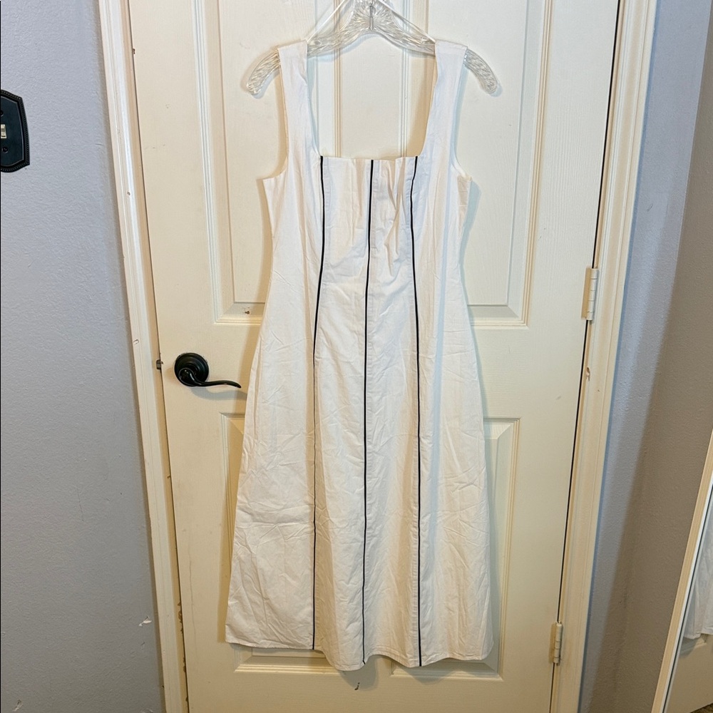 Vici Elegant Strapless Cream Dress
